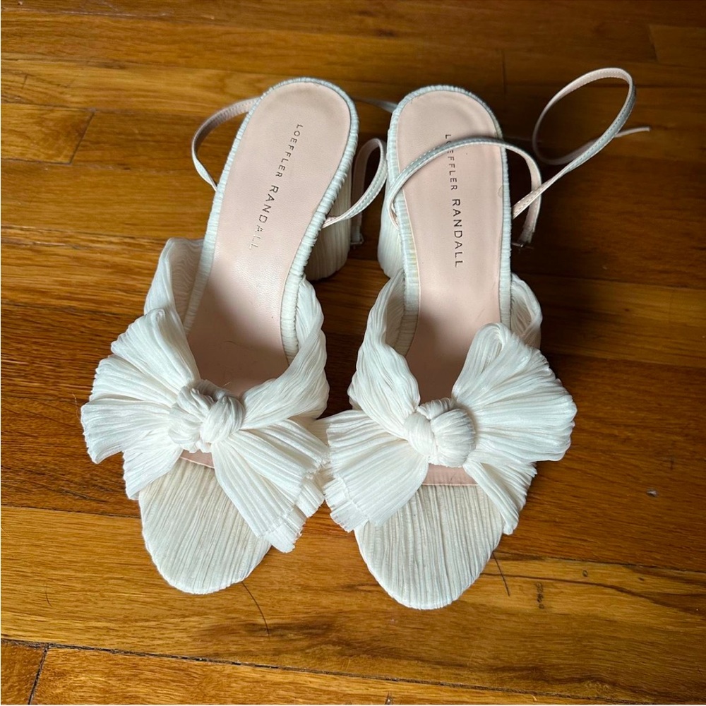 Camellia White Pleated Bow Heel, Size 9